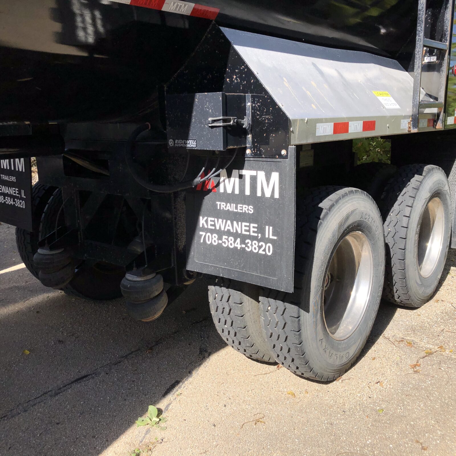 used mtm 40 foot round bottom trailer